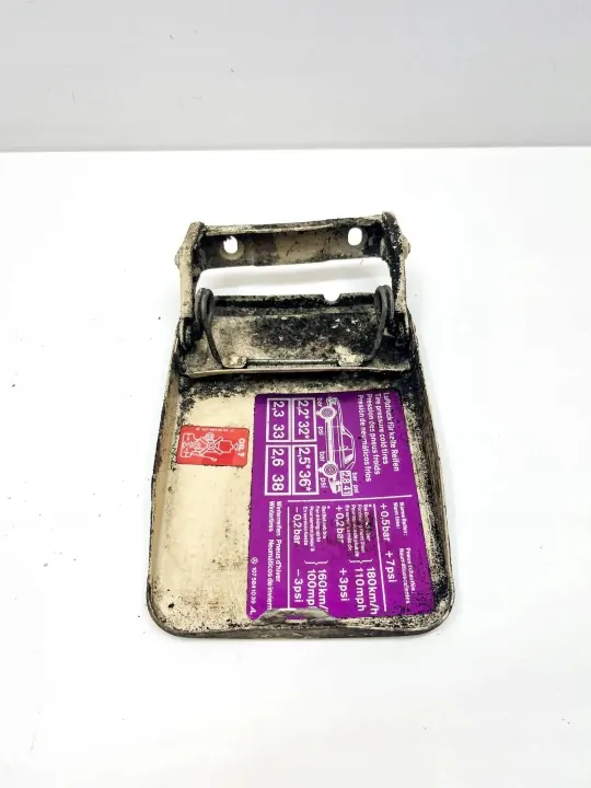 Polttoainesäiliön kansi OEM A1075841039 Mercedes SL R107 image 5