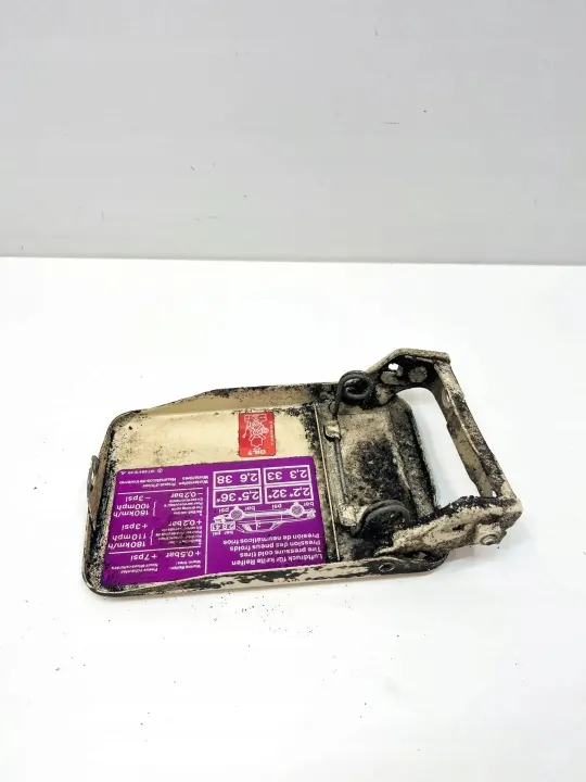 Polttoainesäiliön kansi OEM A1075841039 Mercedes SL R107 image 6