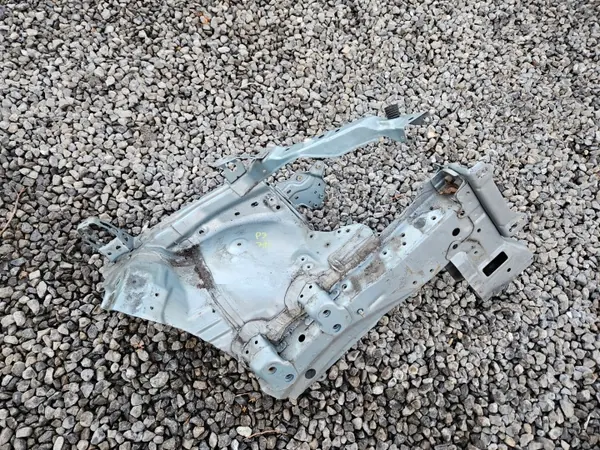 Toyota OE 53702-47050 P30 781 Vasen Neljännespalkki image 2