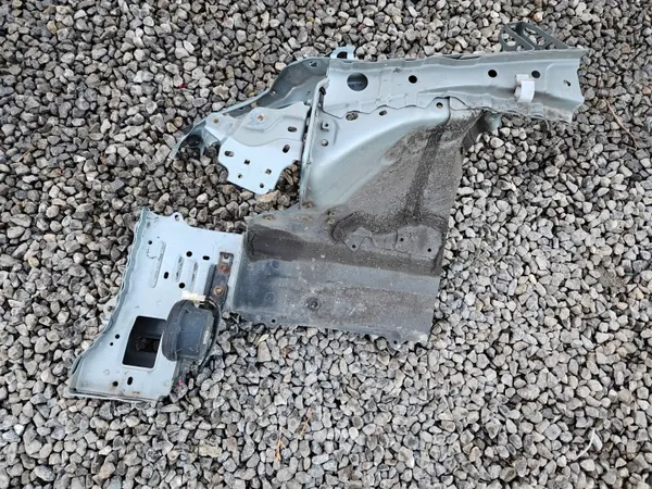 Toyota OE 53702-47050 P30 781 Vasen Neljännespalkki image 3