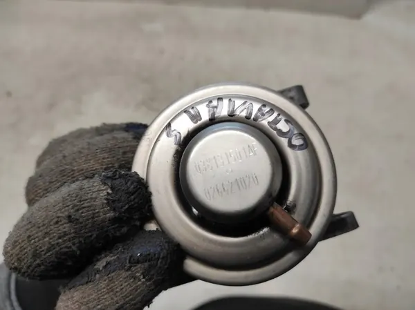 EGR-venttiili SKODA OCTAVIA 2 II 04- 2.0 TDI 038131501AF image 4