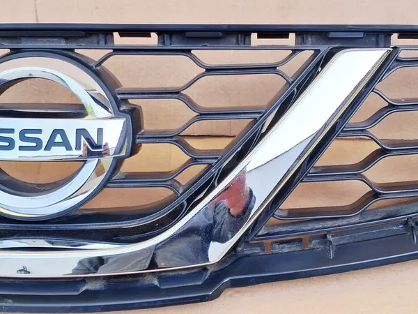 Nissan Micra K13 front grille 62310-3HN0A image 6
