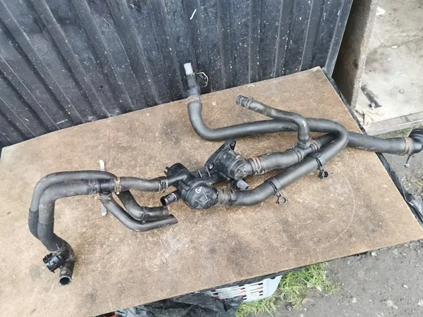 Manguera de termostato VW Golf V 1.6 FSI image 2