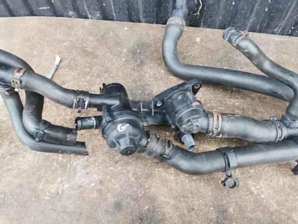 Manguera de termostato VW Golf V 1.6 FSI image 4