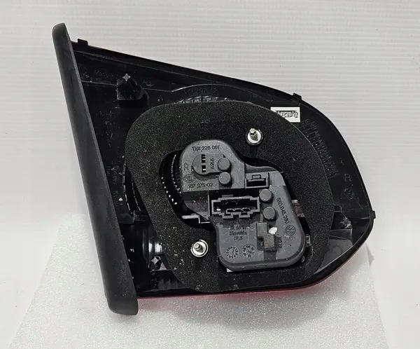 Luz trasera derecha original Volkswagen Golf VI image 4