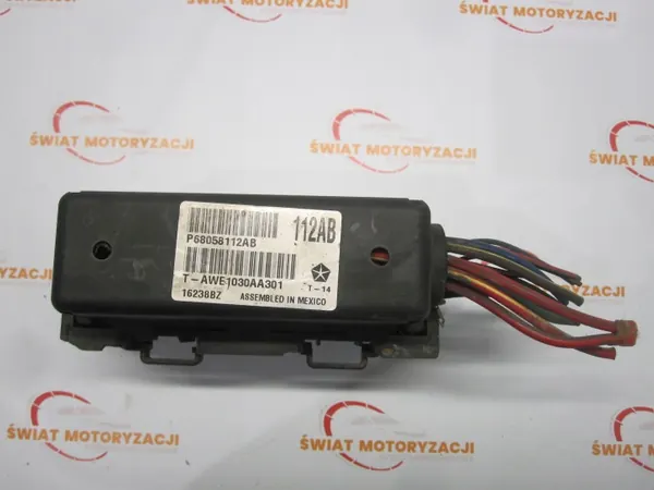 Jeep Patriot 2.4 relälåda OEM P68058112AB image 4