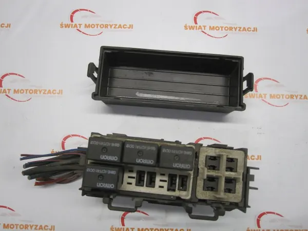 Jeep Patriot 2.4 relälåda OEM P68058112AB image 7