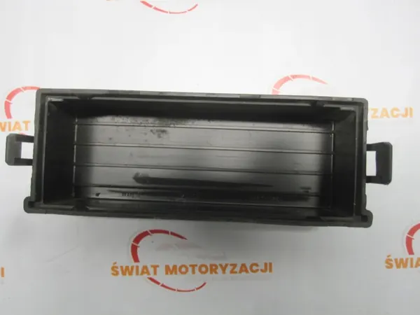 Jeep Patriot 2.4 relälåda OEM P68058112AB image 9