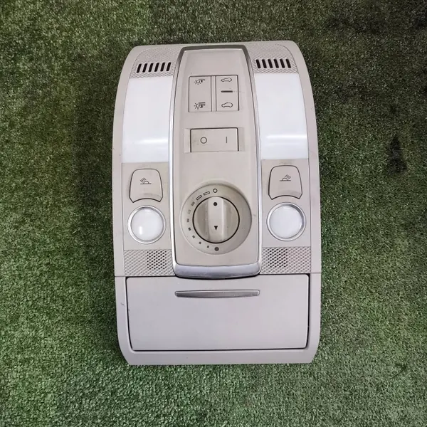 Audi A8 D3 Q7 Interieurverlichting OEM 4L0947135Q image 2