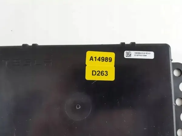 Module de contrôle suspension air Tesla Model S 2018 OEM 106098903B image 3