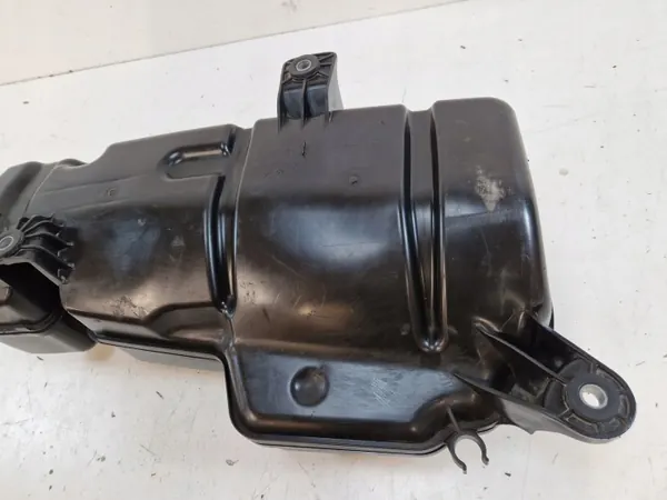 Land Rover AdBlue-tank OEM K8D2-5J228-A Begagnad image 3