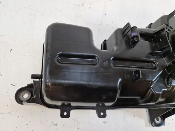 Land Rover AdBlue-tank OEM K8D2-5J228-A Begagnad image 4
