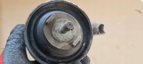 Audi A6 Moottorin Kiinnitys Vasen 2.0 TDI OE 4F0199379BK image 10