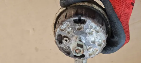 Audi A6 Moottorin Kiinnitys Vasen 2.0 TDI OE 4F0199379BK image 4