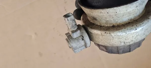 Audi A6 Moottorin Kiinnitys Vasen 2.0 TDI OE 4F0199379BK image 7