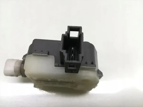 Skoda Octavia Bränsletanklås 1.9 TDI Diesel image 2