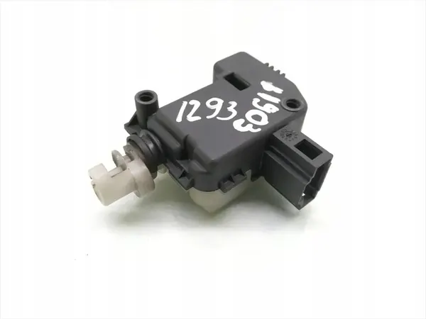 Skoda Octavia Bränsletanklås 1.9 TDI Diesel image 7