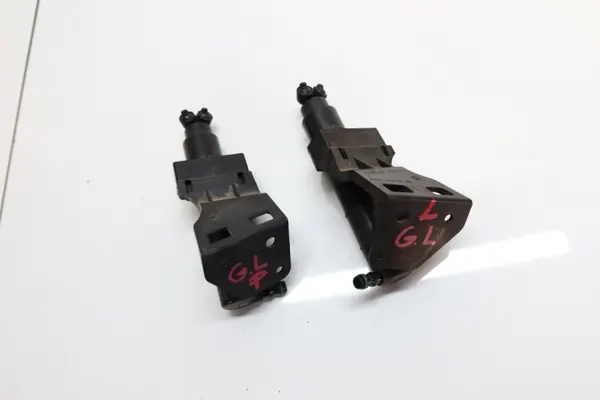 Mercedes W164 ML/GL Koplampsproeier OEM 1648600847/0747 image 3