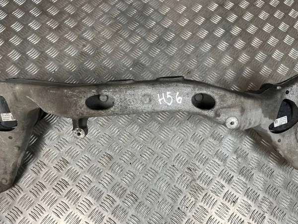 Porsche Cayenne (92A) 2011 Engine Mount Left image 3