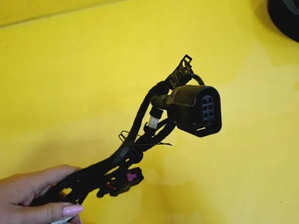 Vasen Takaluukun Kaapeli Audi A4 B6 image 4