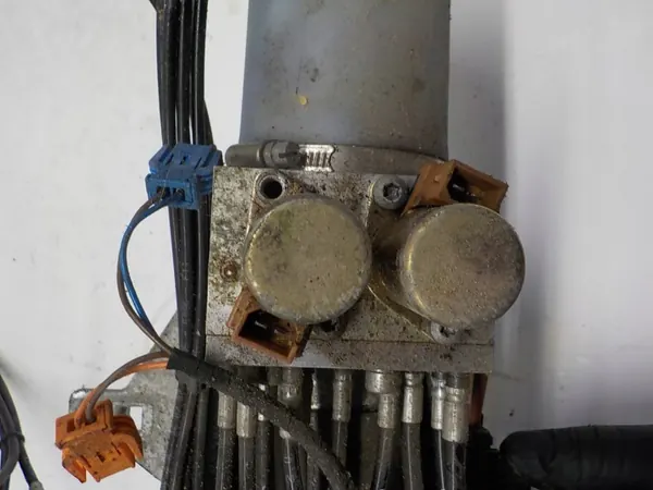 Bomba de tejadilho e linhas atuador Renault OE OEM 103829 image 8