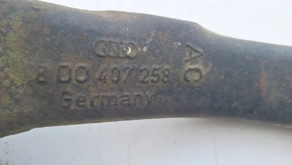 AUDI A4 B5 PASSAT B5 Mozzo anteriore destro OEM image 2