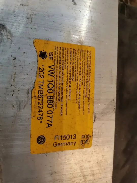 Appui-tête avant Volkswagen Eos OEM 1Q0880077A image 4