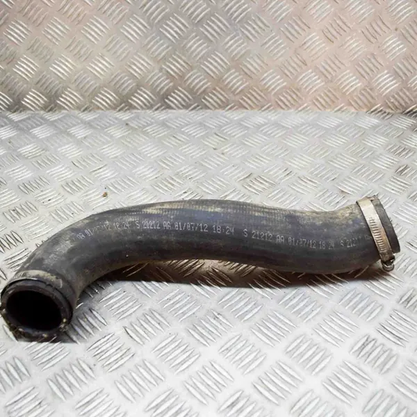 Tubería de intercooler VW TOUAREG 3.0L Diesel 2012 OEM 7P0145737A image 3