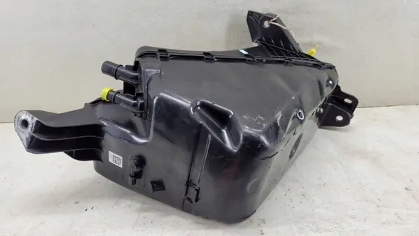 Tanque AdBlue VW Caddy IV OEM 5R3131877C - Usado image 8