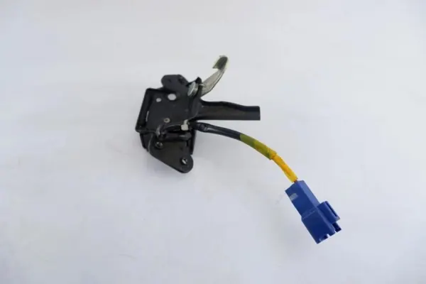 Kofferbakslot OEM 300668 voor Toyota Yaris II 1.3 16V 2007 image 3