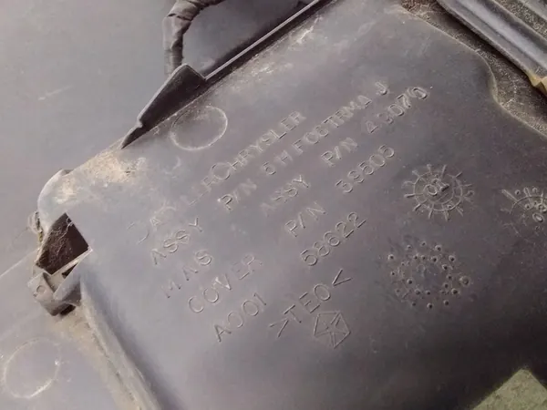 COUVERCLE DE MONTAGE DE ROUE JEEP CHEROKEE LIBERTY KJ 5HF06TRMAJ image 8