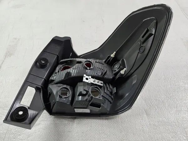 Luz trasera LED izquierda Subaru XV Lift 2016 84912FJ371 image 8