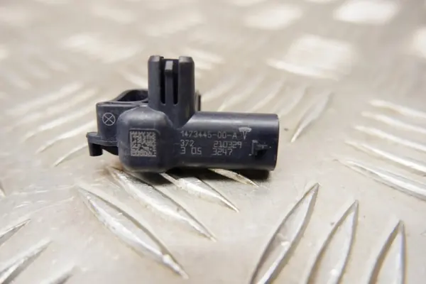 Tesla Model Y 2022 Vänster bak krockdetektor OEM 147344500A image 3