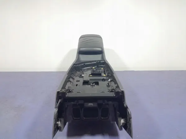 Audi Q7 II middenconsole armsteun OEM 4M0863243C image 3