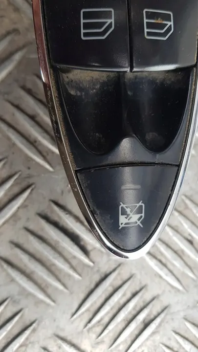 Mercedes W211 Linker Voorraam Schakelaar image 3