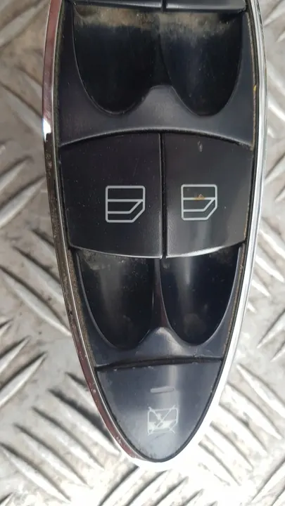Mercedes W211 Linker Voorraam Schakelaar image 4