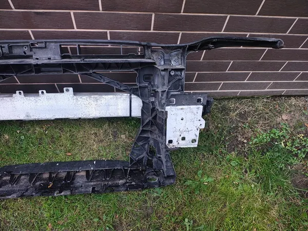 AUDI A3 8V0 Reforço de Para-choque Dianteiro image 5