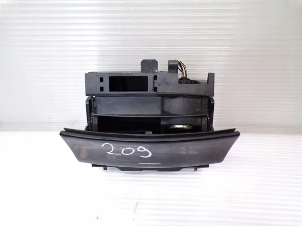 Asbak Compartiment OEM 2096800550 Mercedes W209 image 3