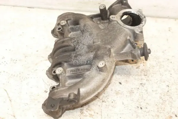Insugningsgrenrör VW OEM 03G129713L 1.9L diesel image 2