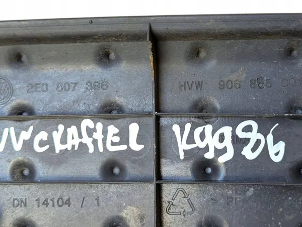 Volkswagen Crafterin Puskuri Grilli 2010 2E0807396 image 3