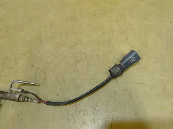 MONDEO MK4 S-MAX 2.0 TDCI Fuel Valve AV619T540BE image 3