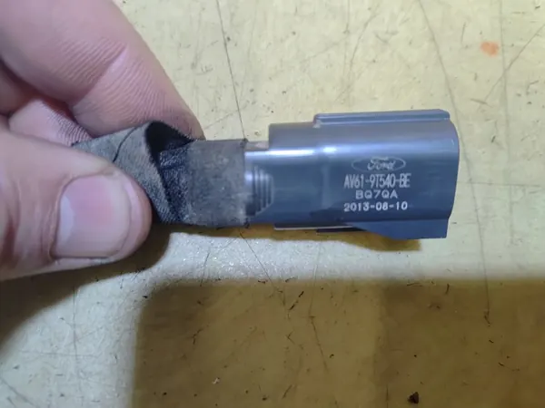 MONDEO MK4 S-MAX 2.0 TDCI Fuel Valve AV619T540BE image 6