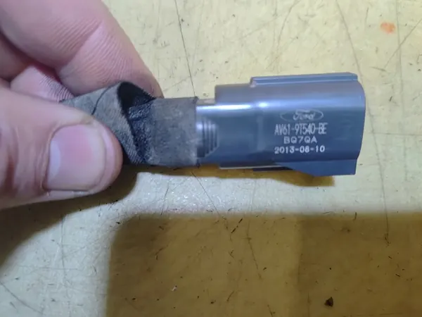 MONDEO MK4 S-MAX 2.0 TDCI Fuel Valve AV619T540BE image 7