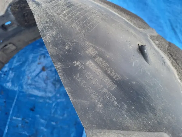 OPEL Astra J Front Right Wheel Arch Complete 13354317 image 9