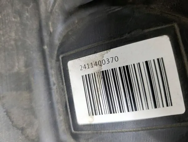 Tanque combustível Toyota Yaris IV OEM 77100K0100S3 Usado image 3
