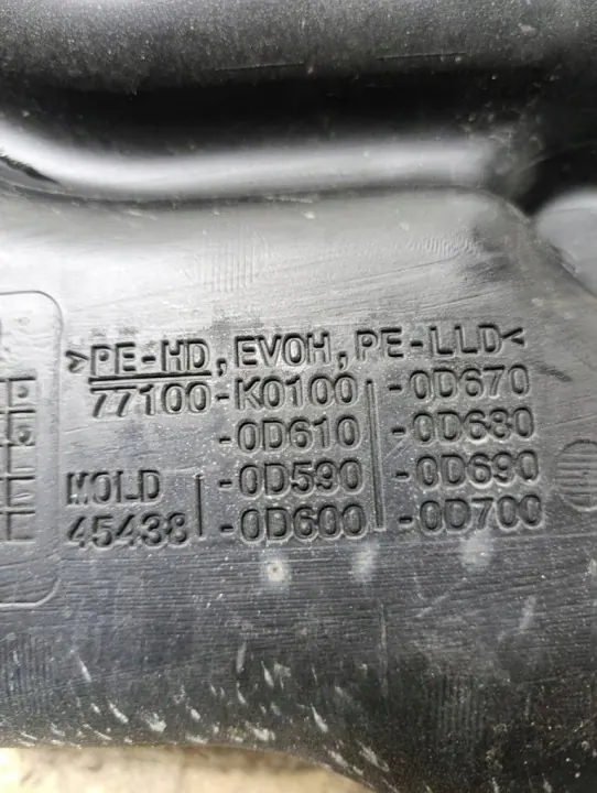 Tanque combustível Toyota Yaris IV OEM 77100K0100S3 Usado image 8