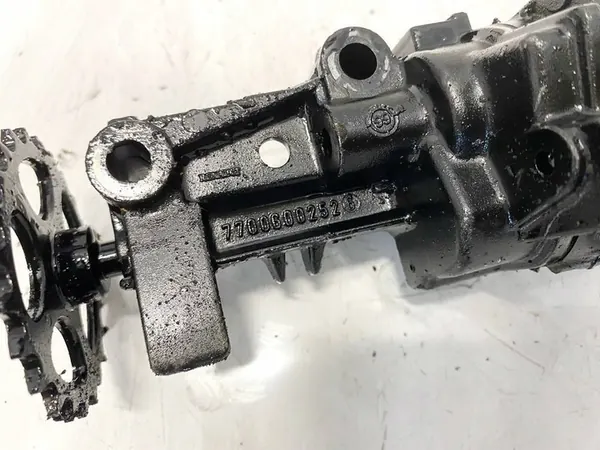 Olje pump Hyundai i30 2010 1.6L 7700600252 image 3