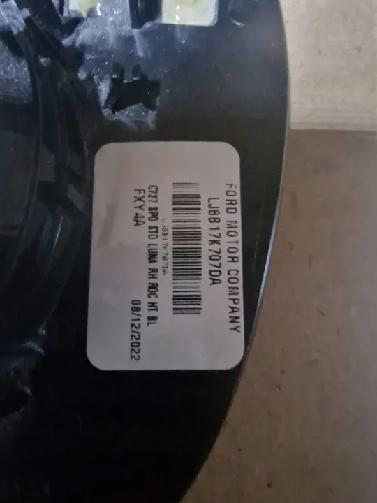 Insert de espejo derecho Ford Mustang Mach-E 2021 OEM LJ8B17K707DA image 4
