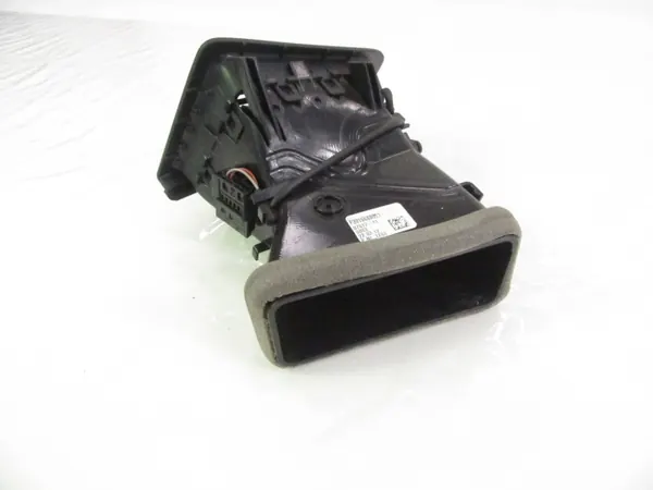 Linker voor luchtinlaatrooster OEM 9166889 BMW F10 F11 image 6