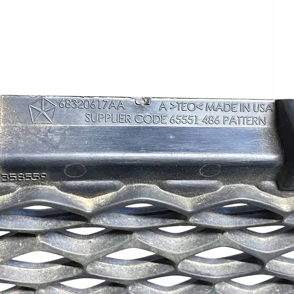 Griglia inferiore paraurti anteriore Dodge Durango 2016 OEM image 9